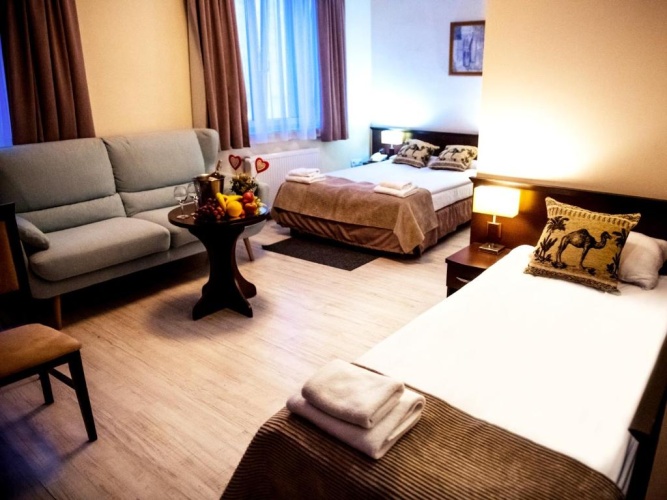 Standard Triple room