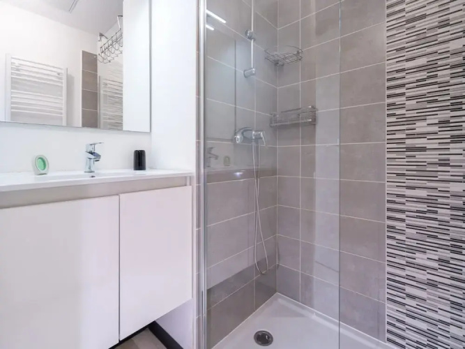Cozy Beachside Villa in Serignan