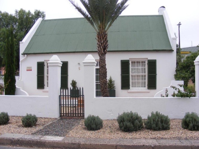 2 Bedrooms Cottage