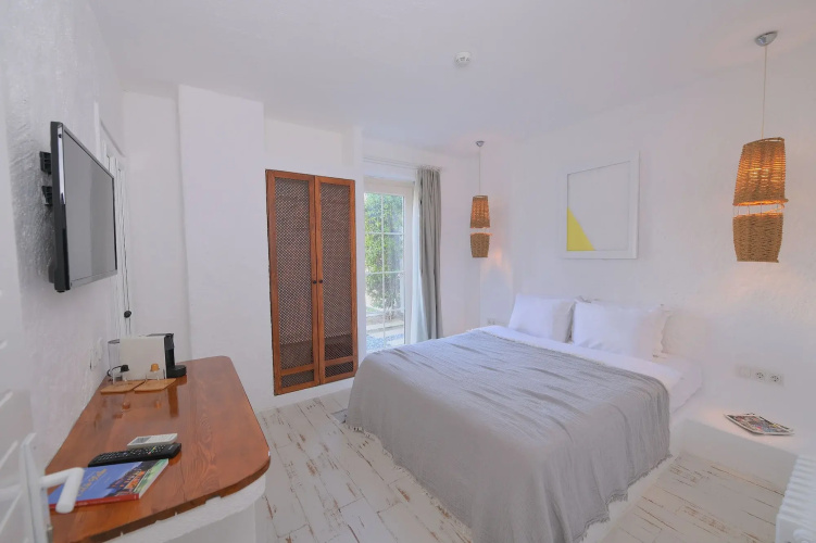 Peremere Alacati Hotel