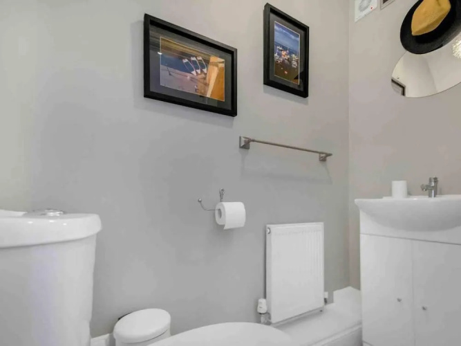 Perfect Location, dog Friendly Beautiful Home