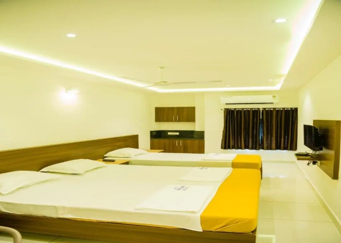 Standard Triple room
