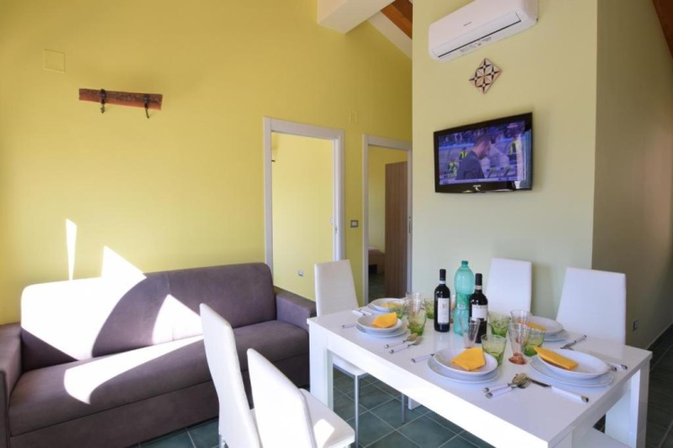 2 Bedrooms Villa