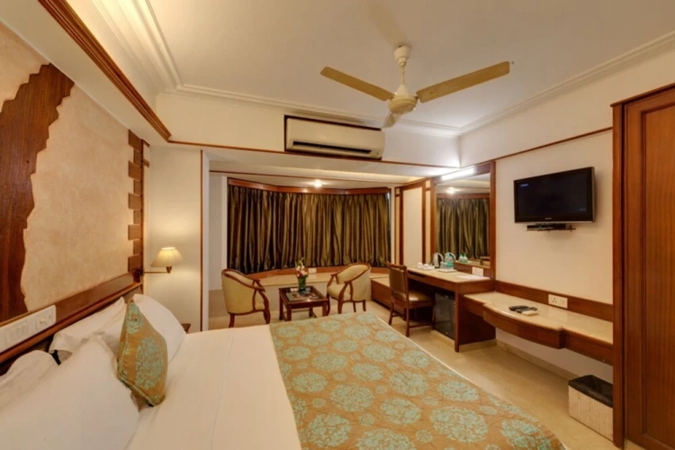 Deluxe Double room with view