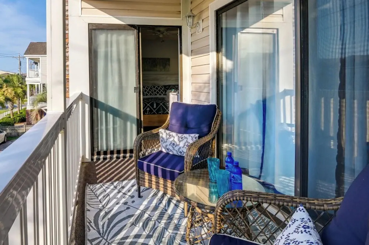 Ocean Access & Balcony: Surfside Beach Condo