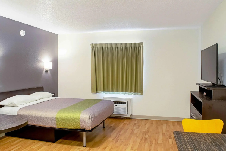 Studio Lodge Springdale Cincinnati