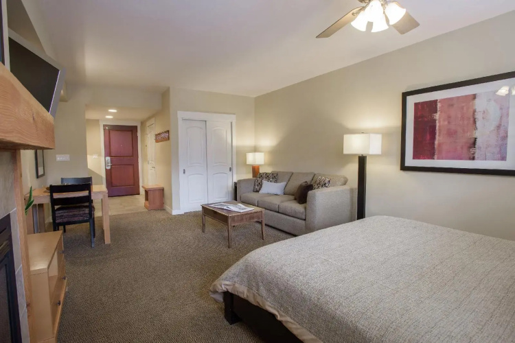 Founders Pointe