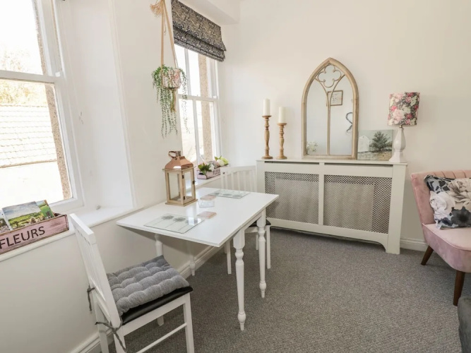 4 Gloucester House, Malmesbury