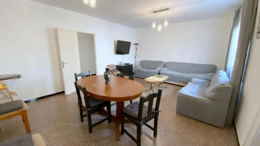 3 Bedrooms Apartment