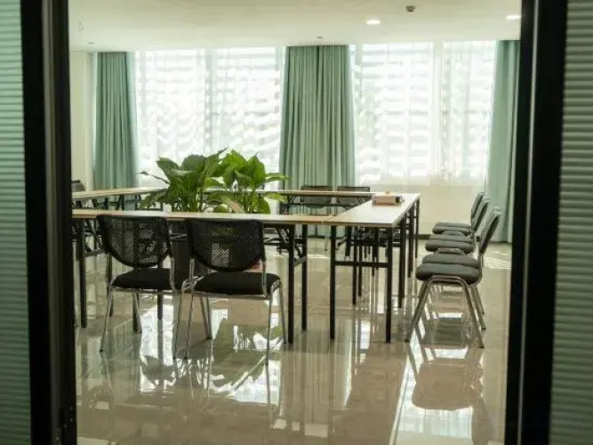 Cloud Hotel Yining