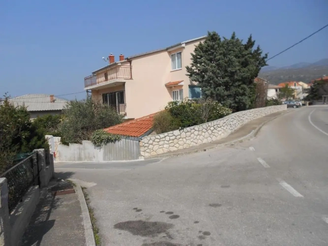 Apartment with sea view