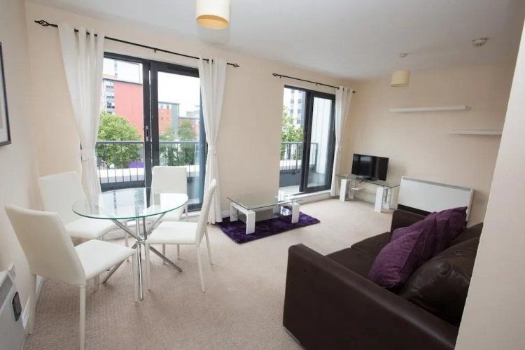 White Star Apartments