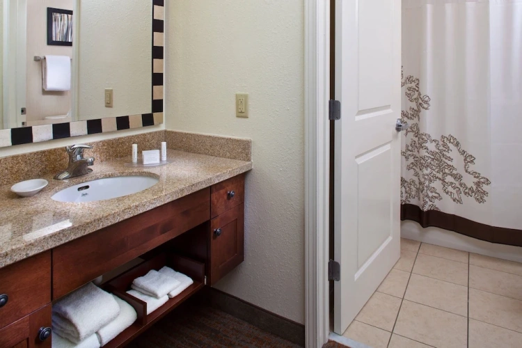 1 Bedroom Suite