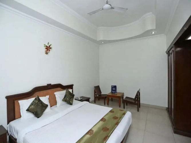 Revking at Hotel Batra