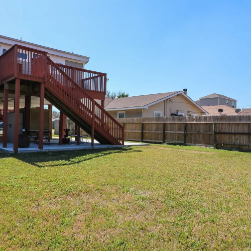 Great Location Spacious Yard Coffee bar