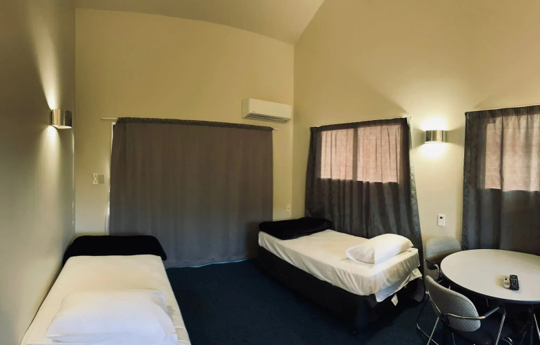 Rayland Epsom Motel