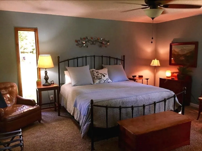Sisters on Sycamore Bed & Breakfast