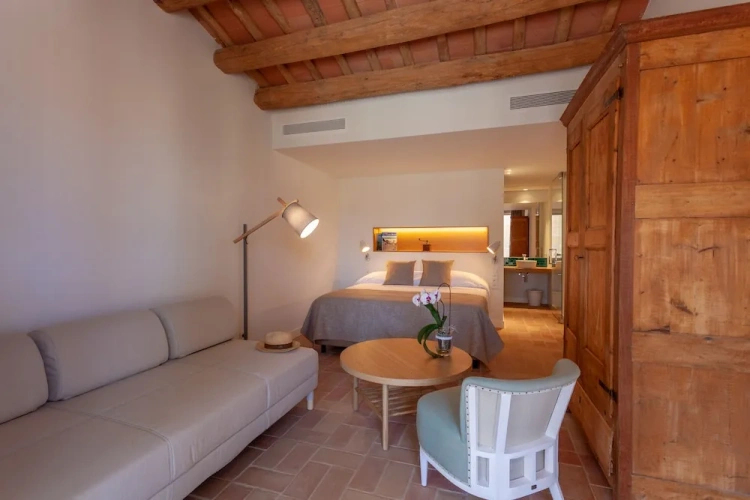 Suite with balcony