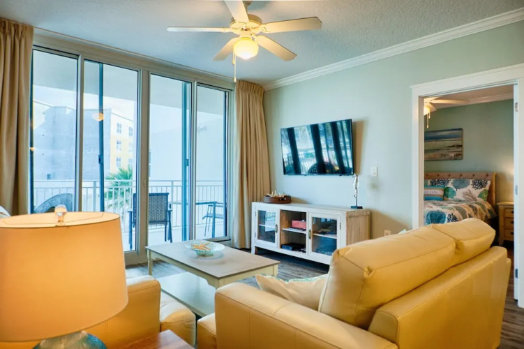 Waterscape A317 - 2 Br condo by RedAwning