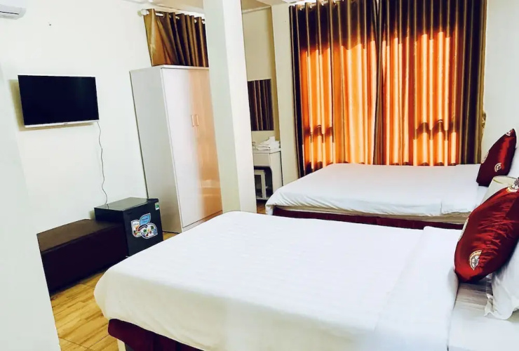 Dragon Hotel