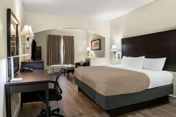 Quality Inn & Suites Lafayette