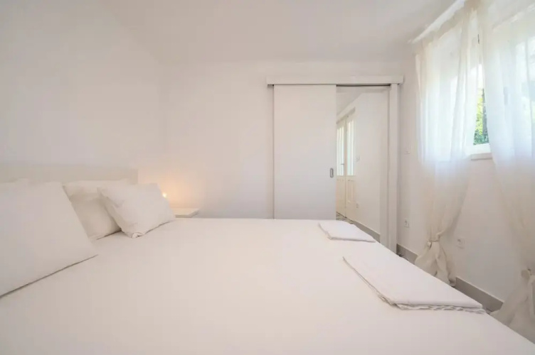 Beachfront apartments Nincevic
