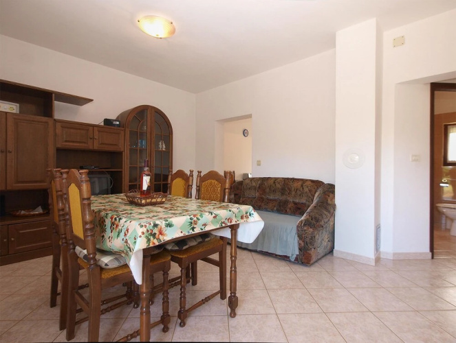 Apartment 1858