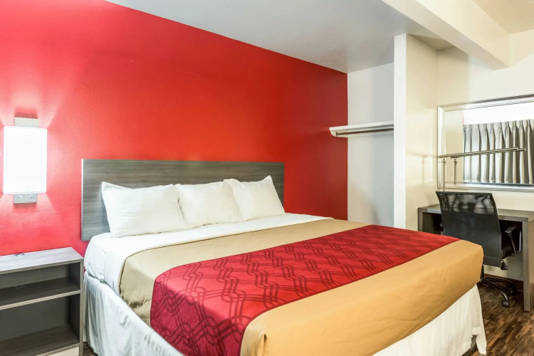 Econo Lodge near Snake River