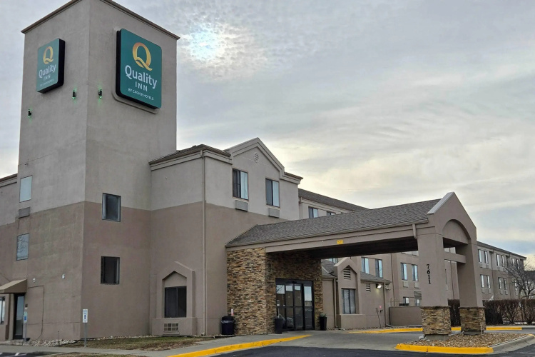Quality Inn Kansas City International Airport - Smithville, MO