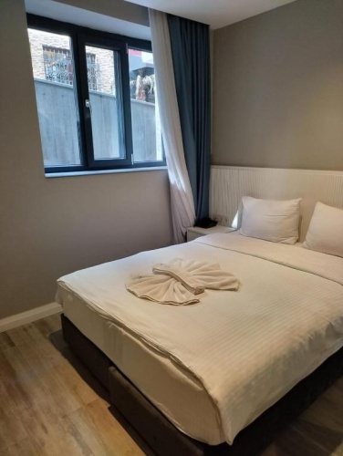 Economy Double Basement room