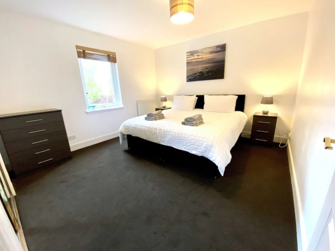 Executive 2-bed Apartment in Elgin