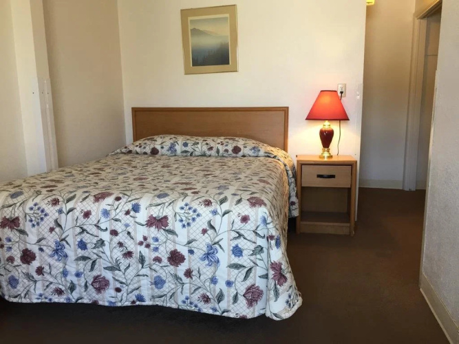 Golden North Inn