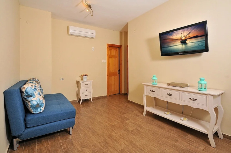 Mul Kineret Suites