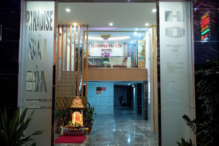 Khach San  Paradise Sai Gon