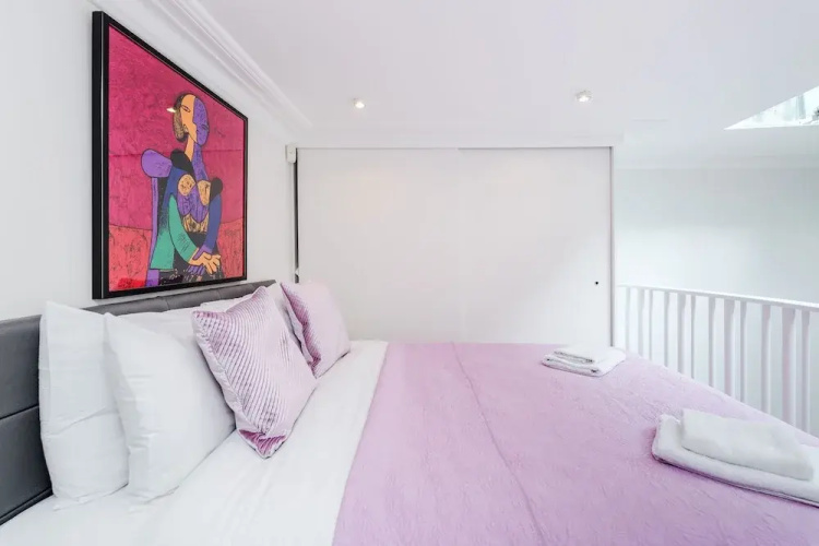 Distinctive apartment for 3 with mezz