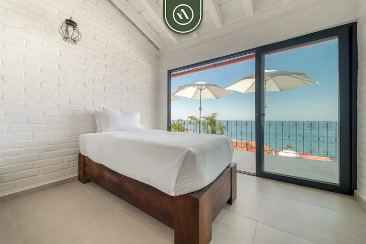 Oceanview 2 BR Unit- Steps Away From Beach - Pool