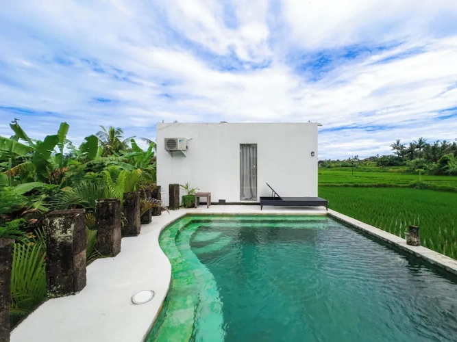 2 Bedrooms Villa
