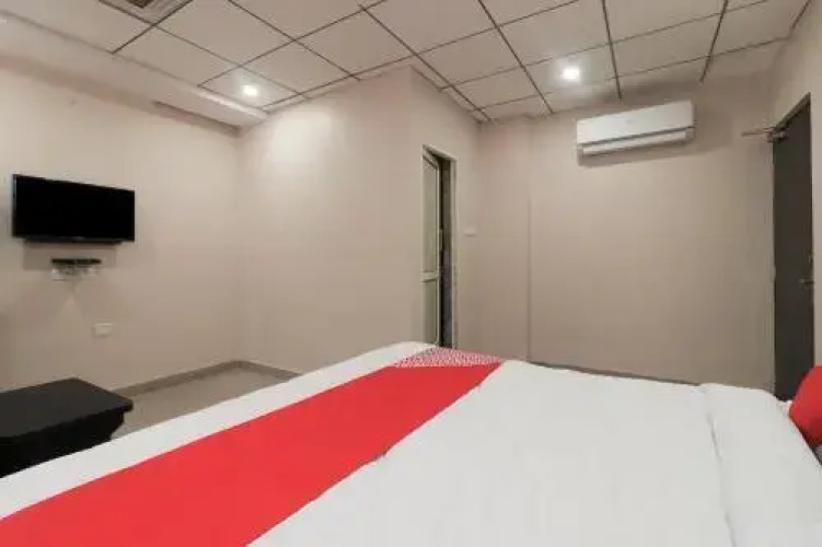 OYO 27659 Hotel Focus Elite