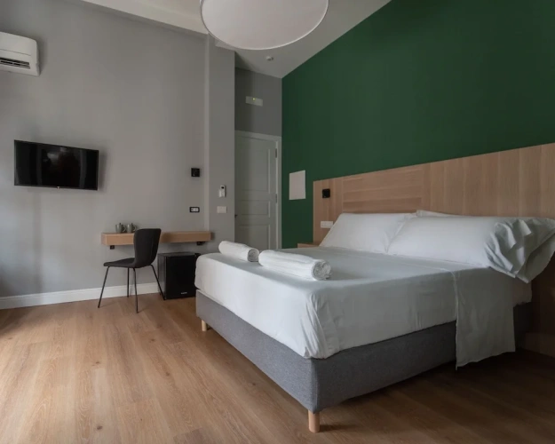 Comfort Single room with balcony and with city view