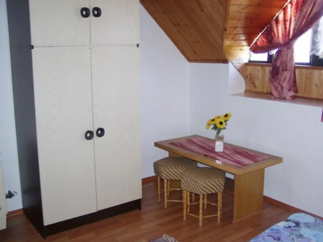 3 Bedrooms Apartment