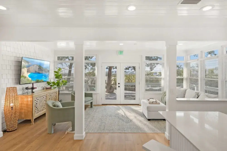 Waterfront Incredible Views Fire pit Renovated