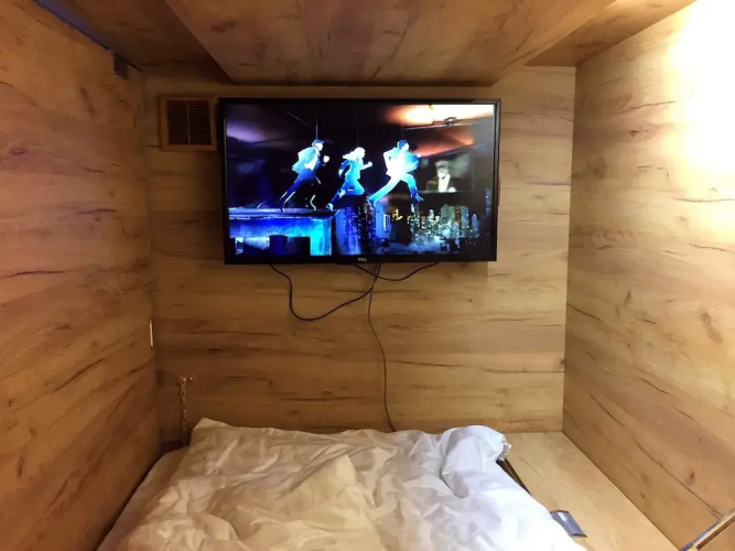 Capsule Hotel