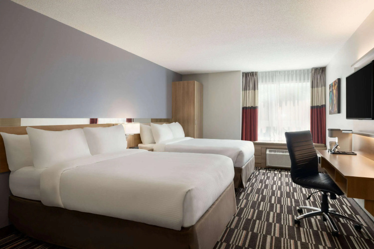 Microtel Inn & Suites By Wyndham Val-D'or photo 7