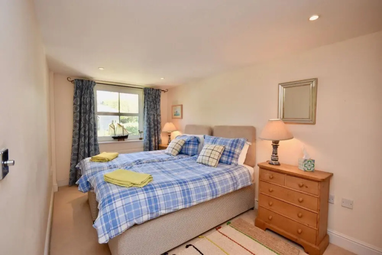 16 Solent Landing
