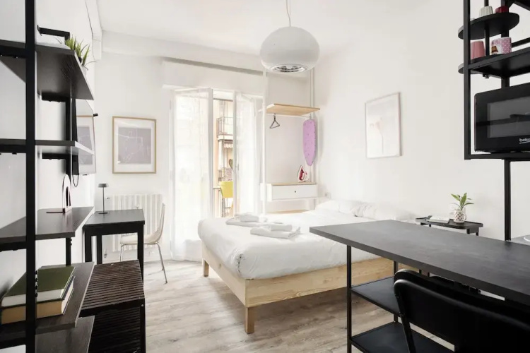 Elegant Studios near Station