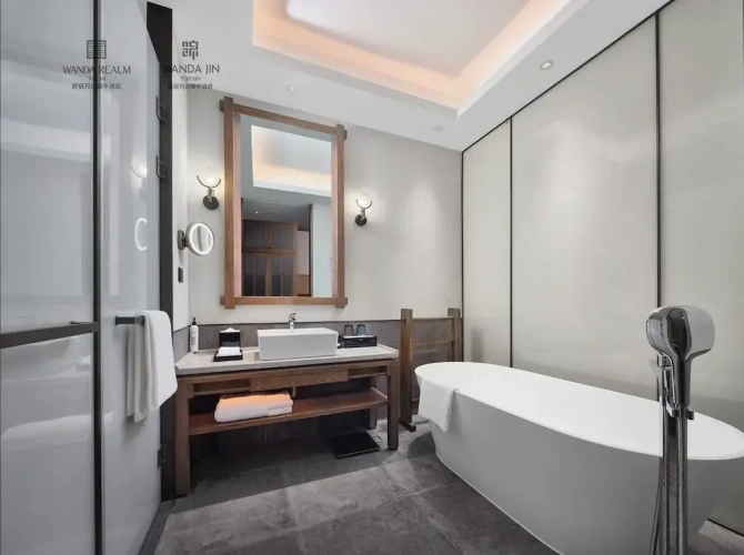 Standard Double room with lake view