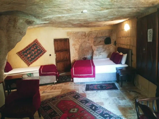 Naturels Cave House