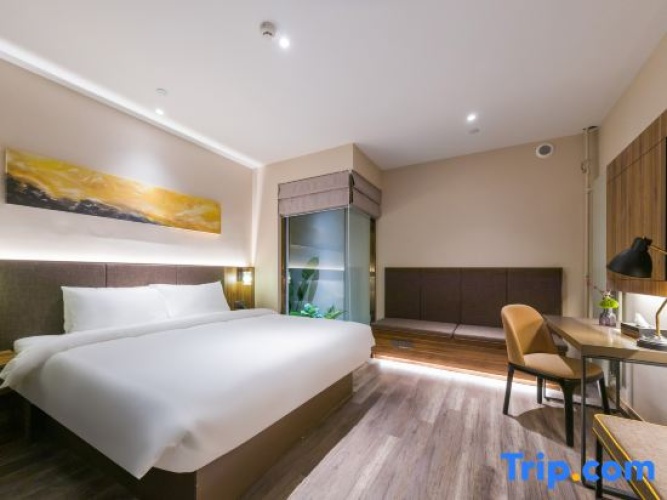 Standard Double room with view