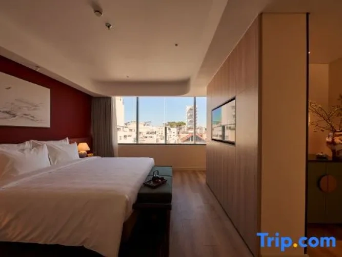 Deluxe room with city view