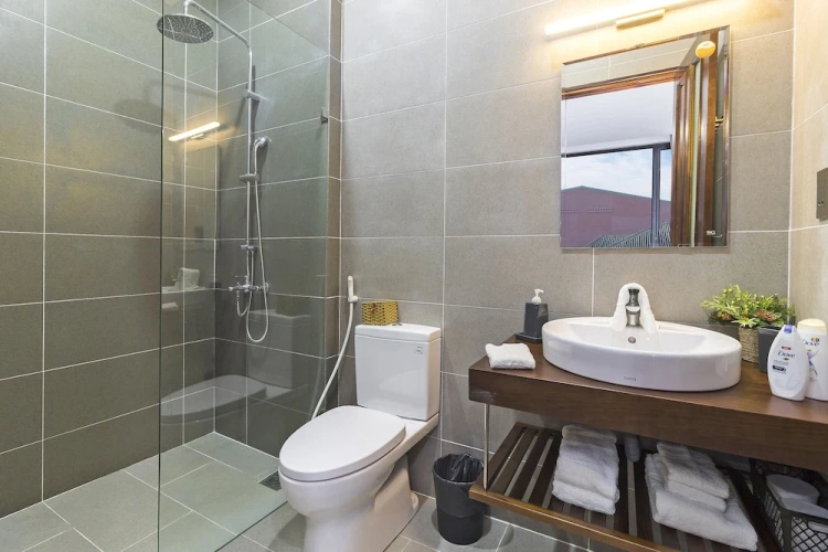 Deluxe Quadruple room with city view